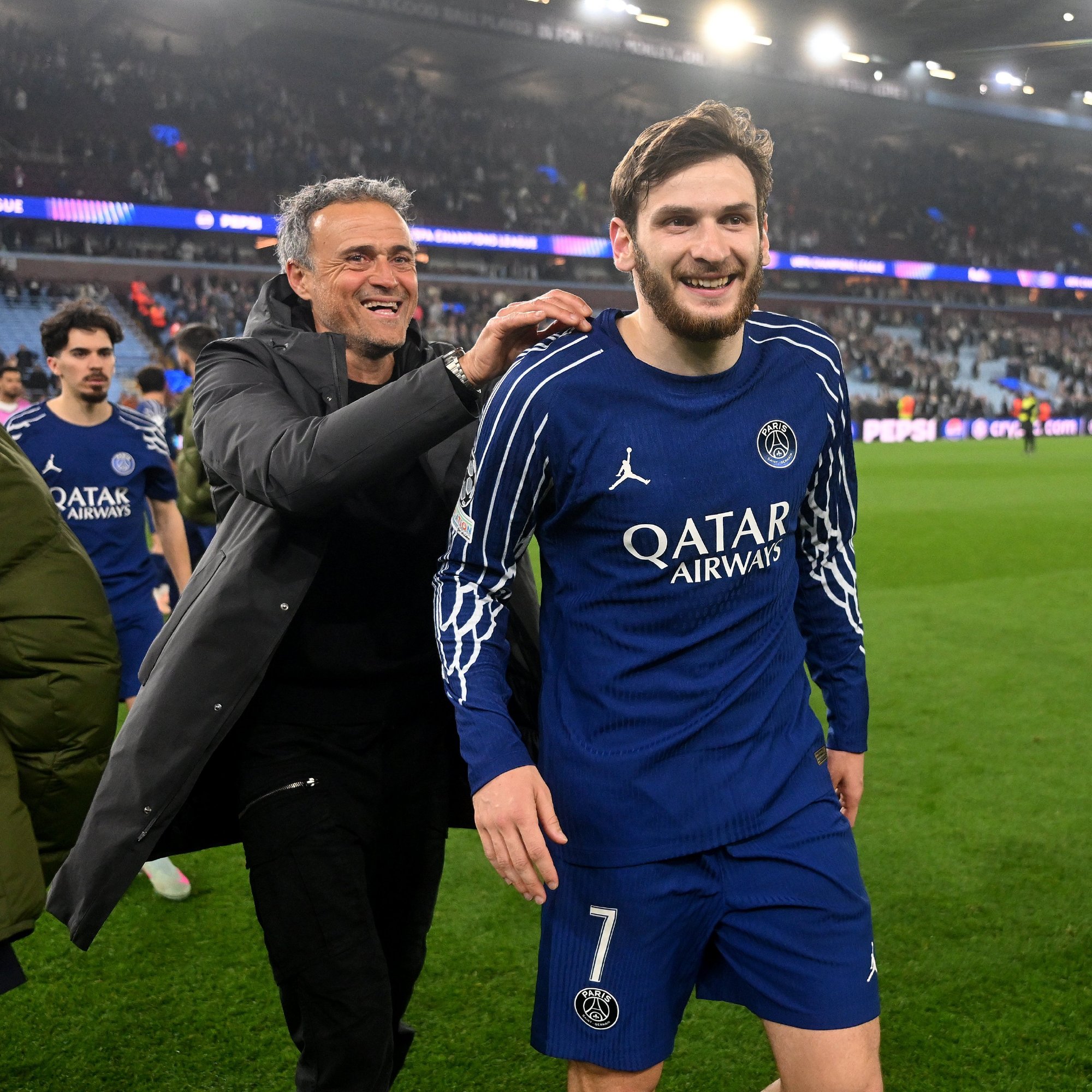 集结日法甲传出新动向，那不勒斯战术微调，管理层表态——悬念犹存，更衣室氛围转暖的简单介绍-AYX SPORTS