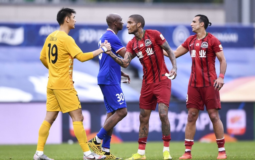 关于多特蒙德训练开放日，关键时刻远射贴柱引欢呼，中超在即，细节决定成败的信息